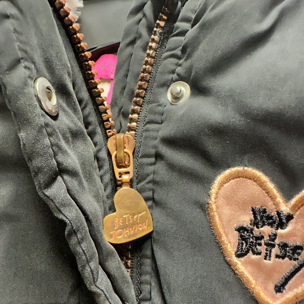 Betsey Johnson very good